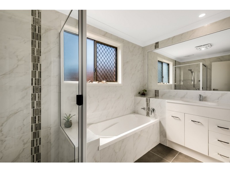 25 Jull Drive, Centenary Heights QLD 4350