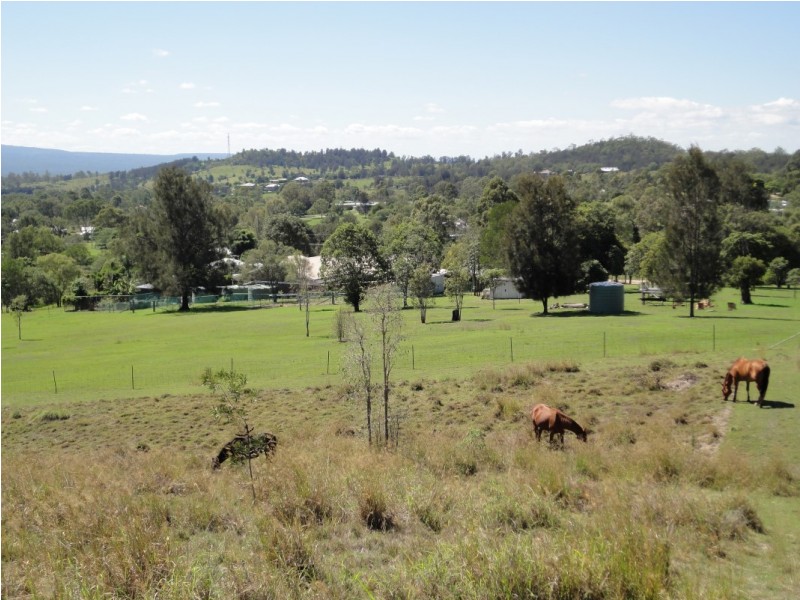 17 Meadows Road, Withcott QLD 4352
