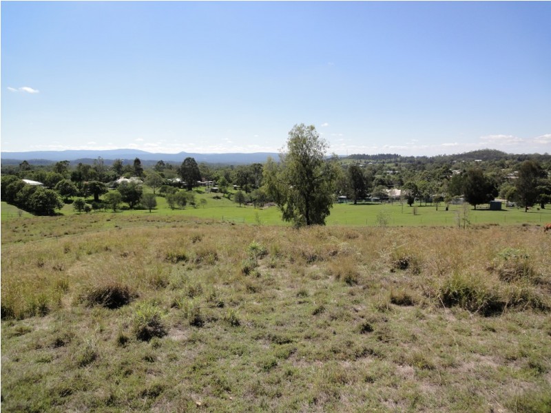 17 Meadows Road, Withcott QLD 4352