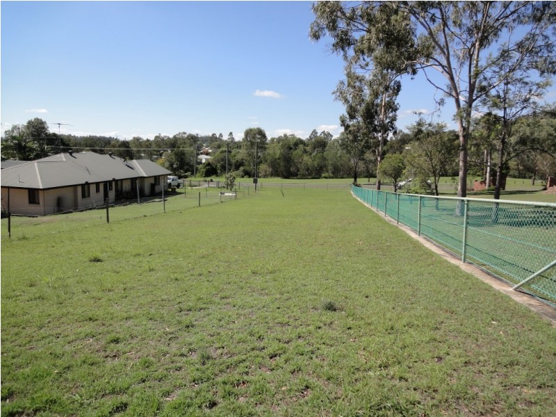 17 Meadows Road, Withcott QLD 4352