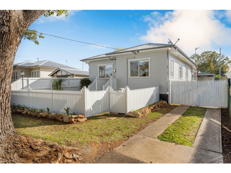 23 Doncaster Street, Newtown QLD 4350