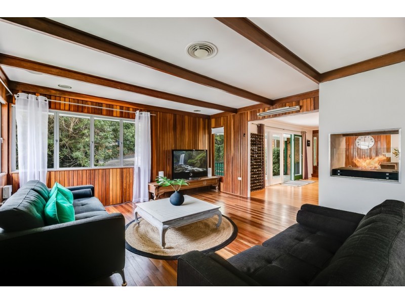 3 Peter Street, Mount Lofty QLD 4350