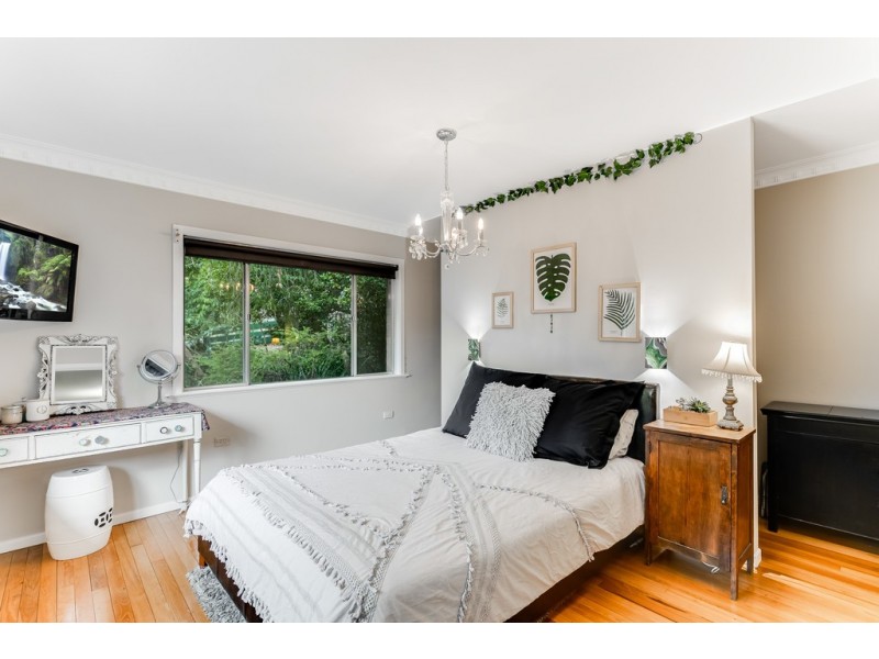 3 Peter Street, Mount Lofty QLD 4350