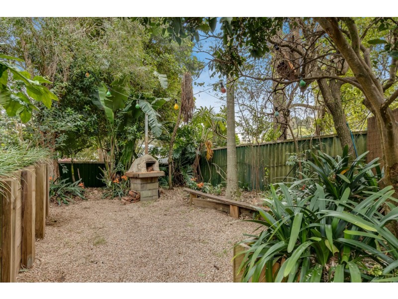 3 Peter Street, Mount Lofty QLD 4350