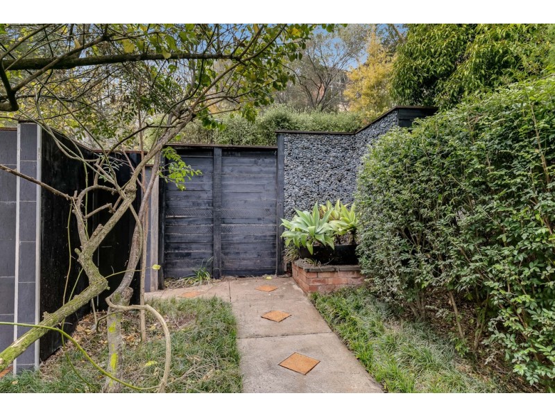 3 Peter Street, Mount Lofty QLD 4350