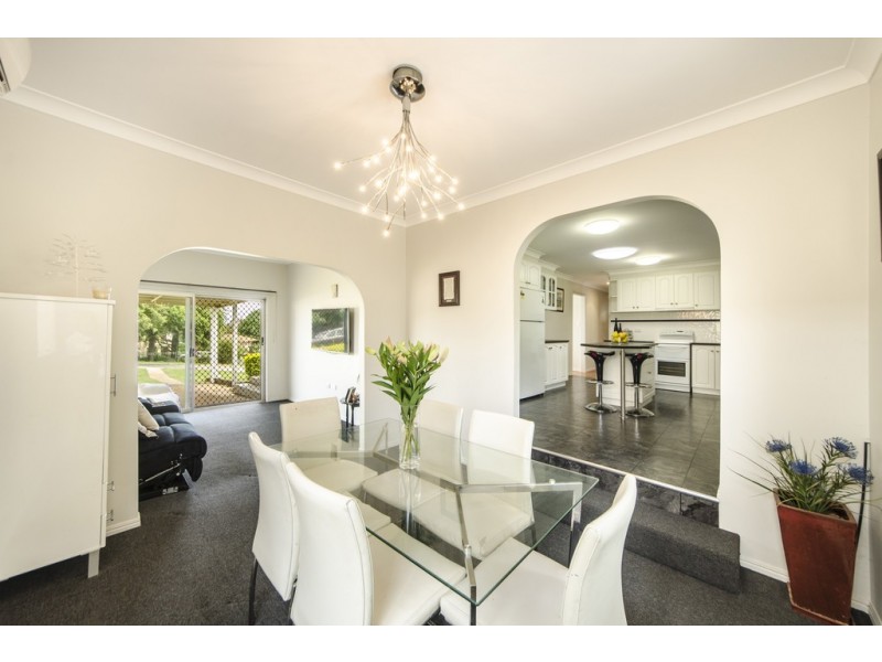 23 Barrymount Crescent, Mount Lofty QLD 4350