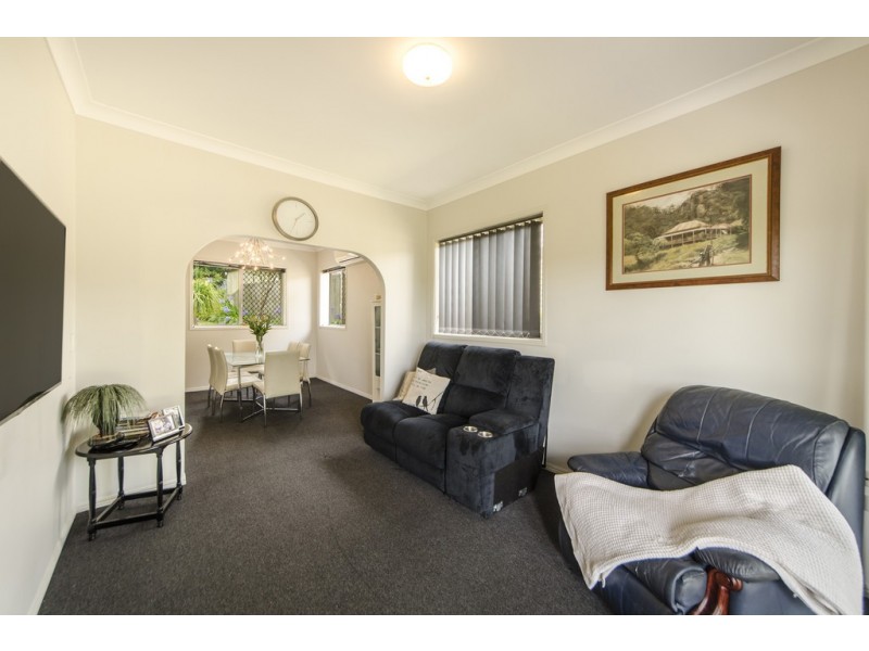 23 Barrymount Crescent, Mount Lofty QLD 4350