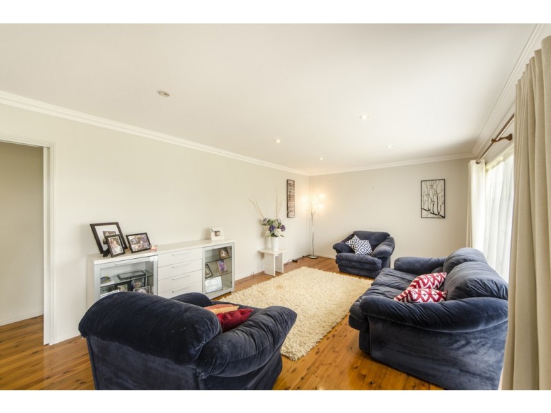 23 Barrymount Crescent, Mount Lofty QLD 4350