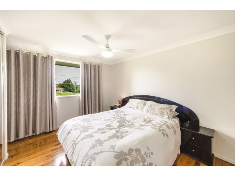 23 Barrymount Crescent, Mount Lofty QLD 4350