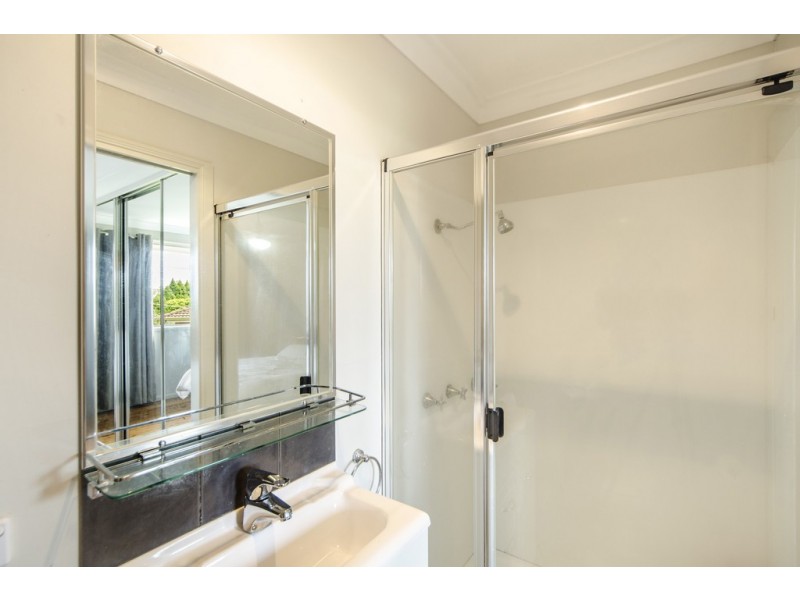 23 Barrymount Crescent, Mount Lofty QLD 4350