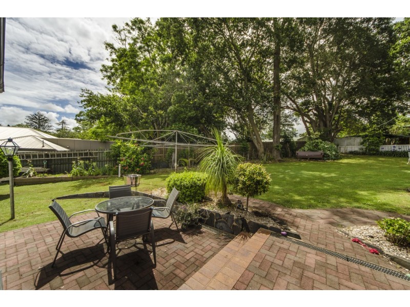 23 Barrymount Crescent, Mount Lofty QLD 4350
