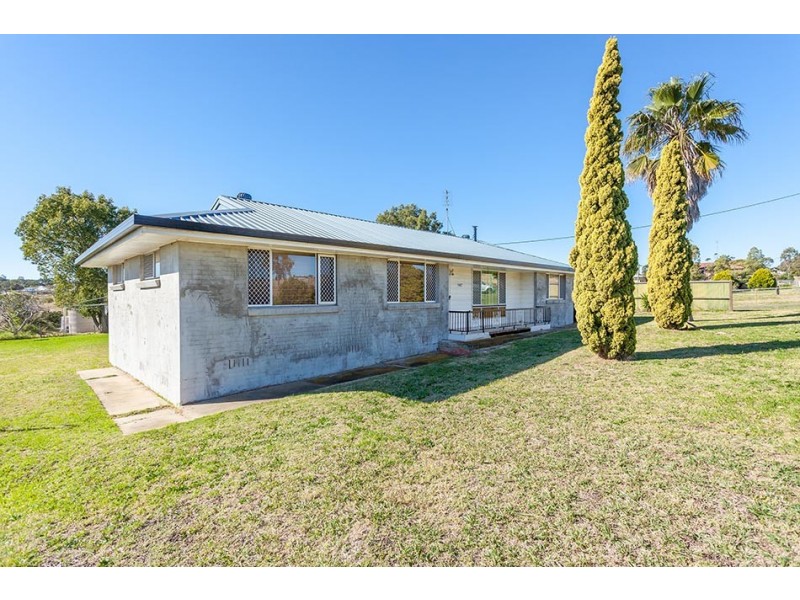 587 South Street, Glenvale QLD 4350