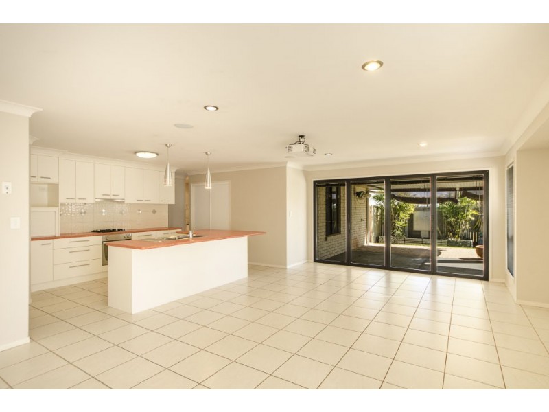 627 Hume Street, Kearneys Spring QLD 4350