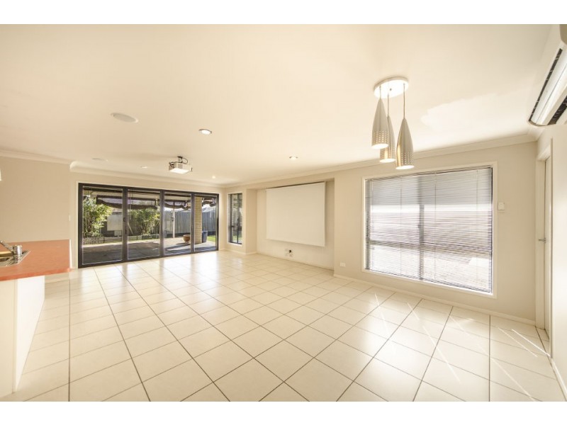 627 Hume Street, Kearneys Spring QLD 4350