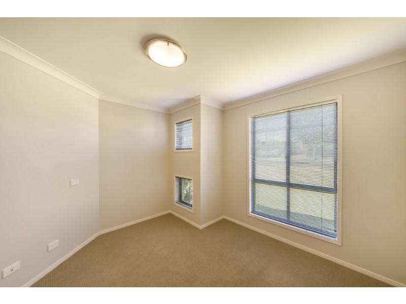 627 Hume Street, Kearneys Spring QLD 4350