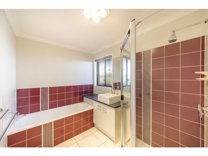 627 Hume Street, Kearneys Spring QLD 4350