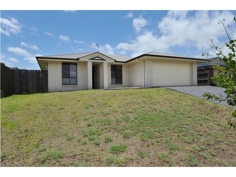 27 Wareena Crescent, Glenvale QLD 4350