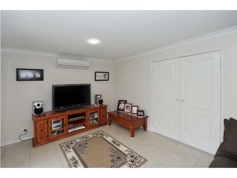 27 Wareena Crescent, Glenvale QLD 4350