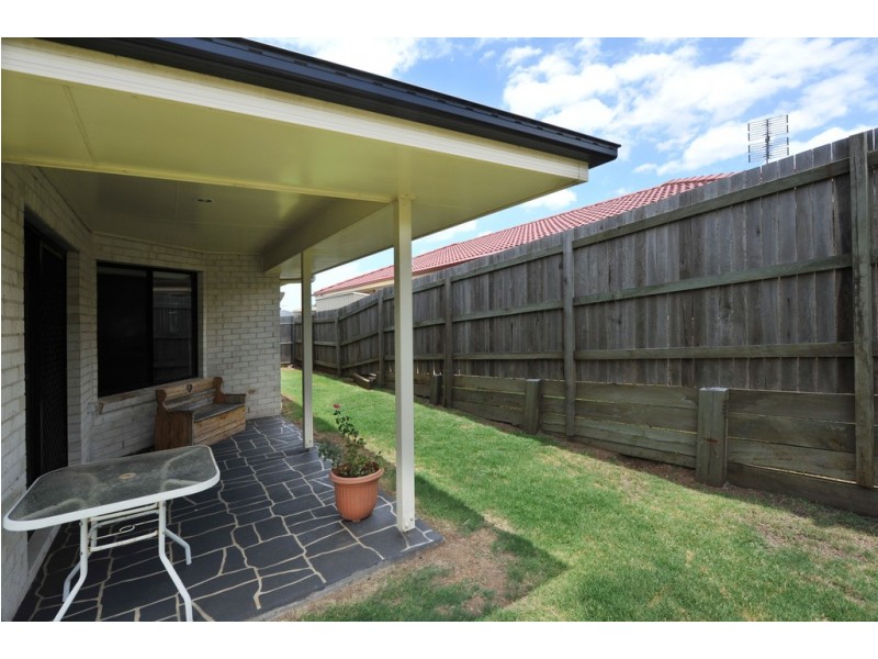 27 Wareena Crescent, Glenvale QLD 4350