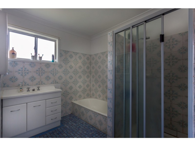 2a Hillside Street, Newtown QLD 4350