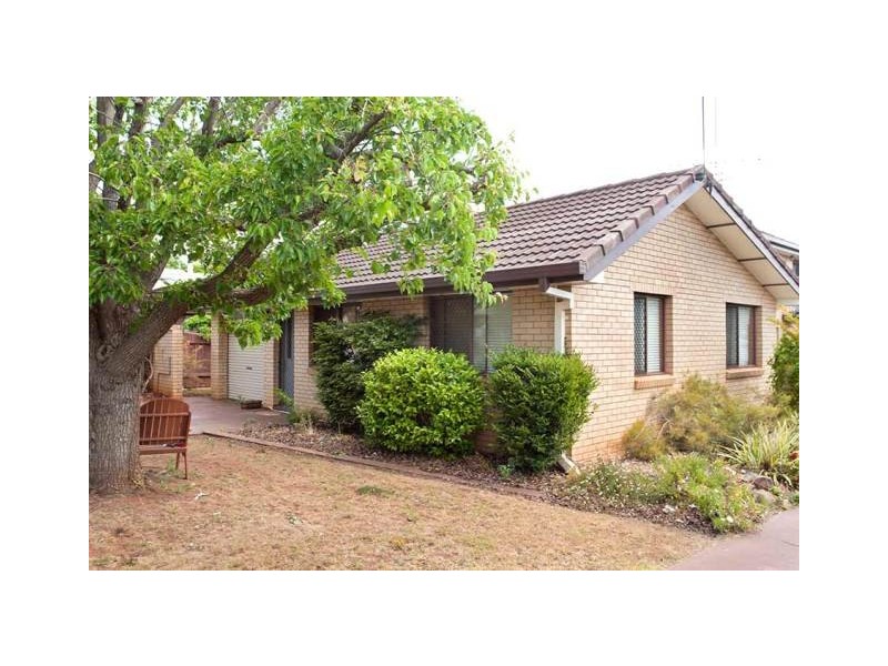 1/7 Damien Crescent, Kearneys Spring QLD 4350