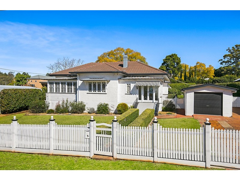 10 Crown Street, Rangeville QLD 4350