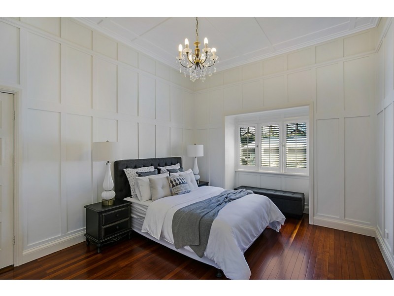 10 Crown Street, Rangeville QLD 4350