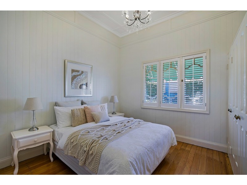 10 Crown Street, Rangeville QLD 4350