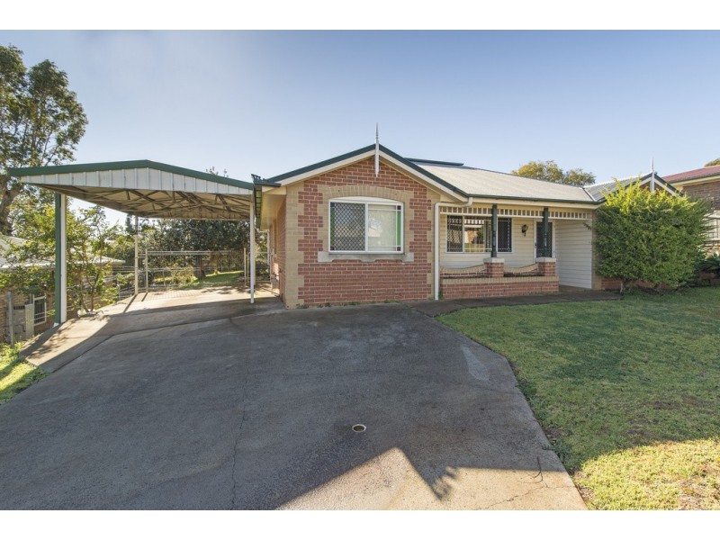 8 Dalzell Crescent, Darling Heights QLD 4350