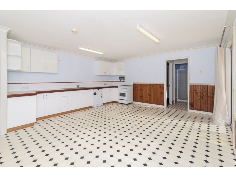 8 Dalzell Crescent, Darling Heights QLD 4350