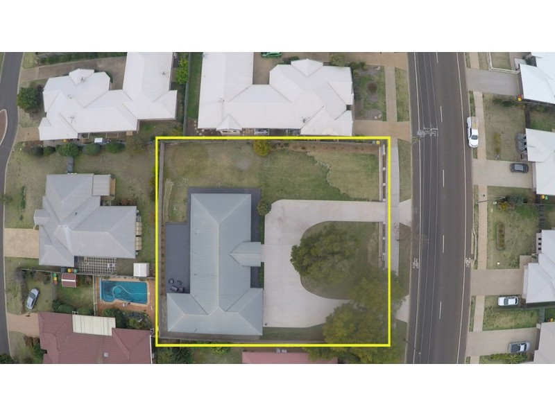 211-213 Nelson Street, Kearneys Spring QLD 4350