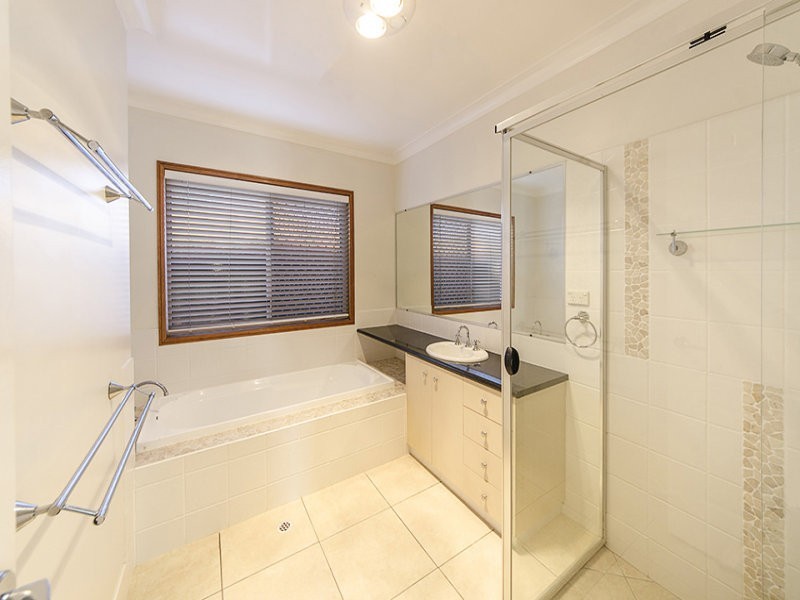 4 Kruiswijk Court, Middle Ridge QLD 4350