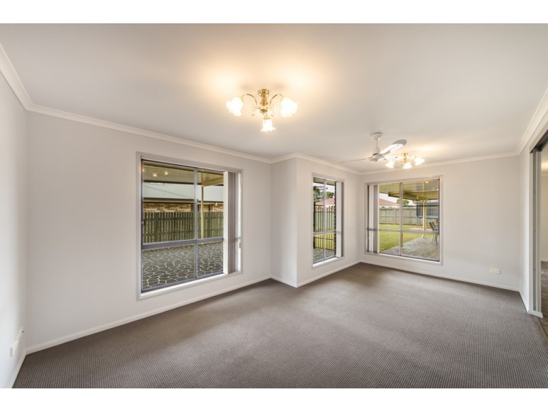 6 Chifley Court, Middle Ridge QLD 4350