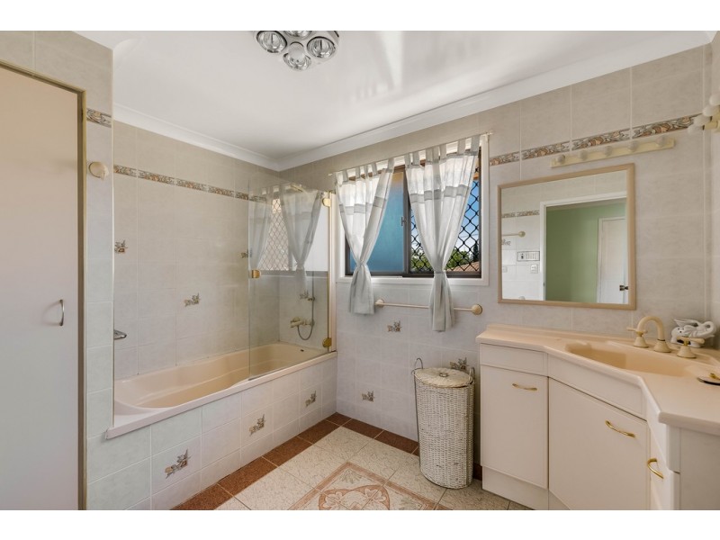 3 Fysh Court, Wilsonton QLD 4350