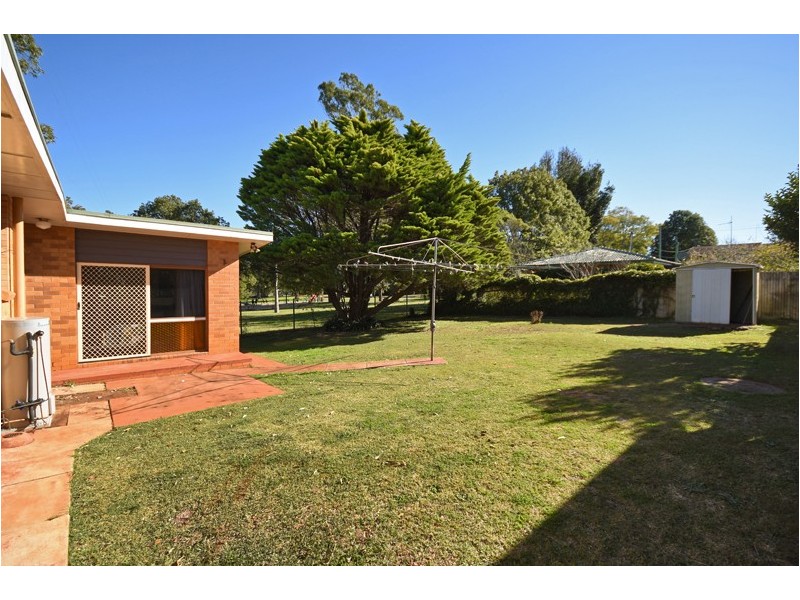 15 Maker Street, Rangeville QLD 4350