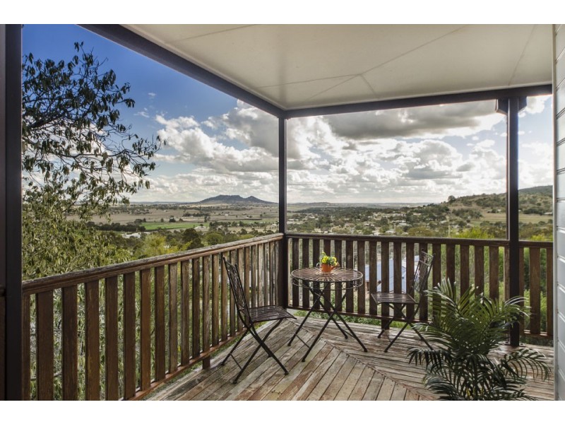 9 Scenic Court, Gowrie Junction QLD 4352