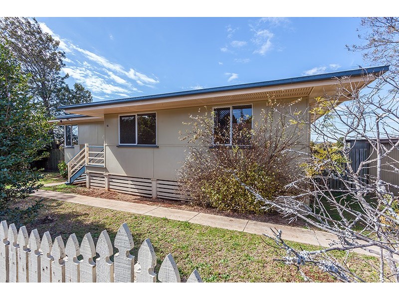 10 McMahon Crescent, Newtown QLD 4350