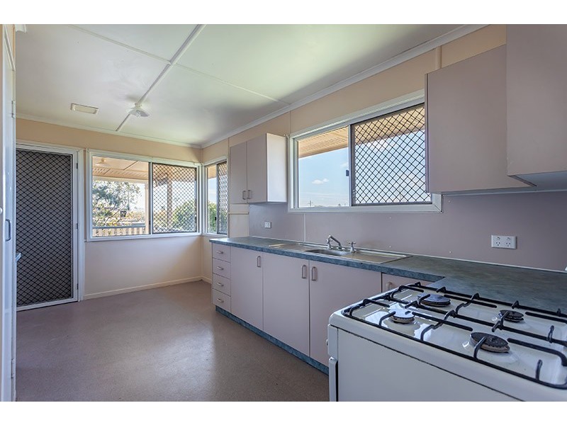 10 McMahon Crescent, Newtown QLD 4350