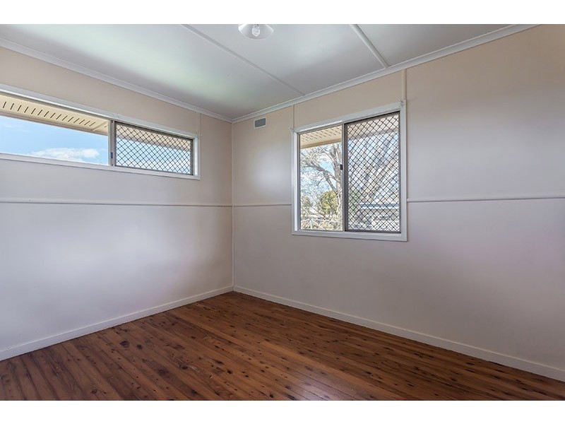 10 McMahon Crescent, Newtown QLD 4350