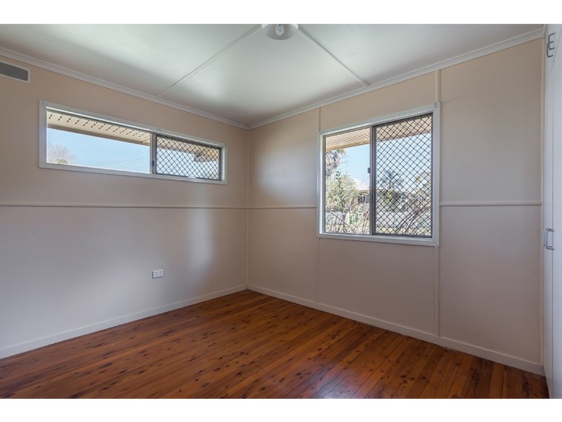 10 McMahon Crescent, Newtown QLD 4350