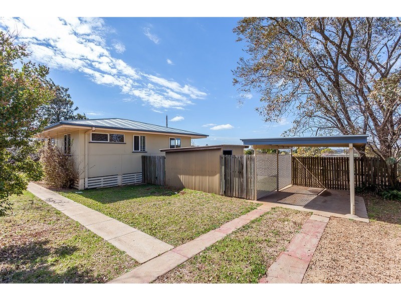 10 McMahon Crescent, Newtown QLD 4350