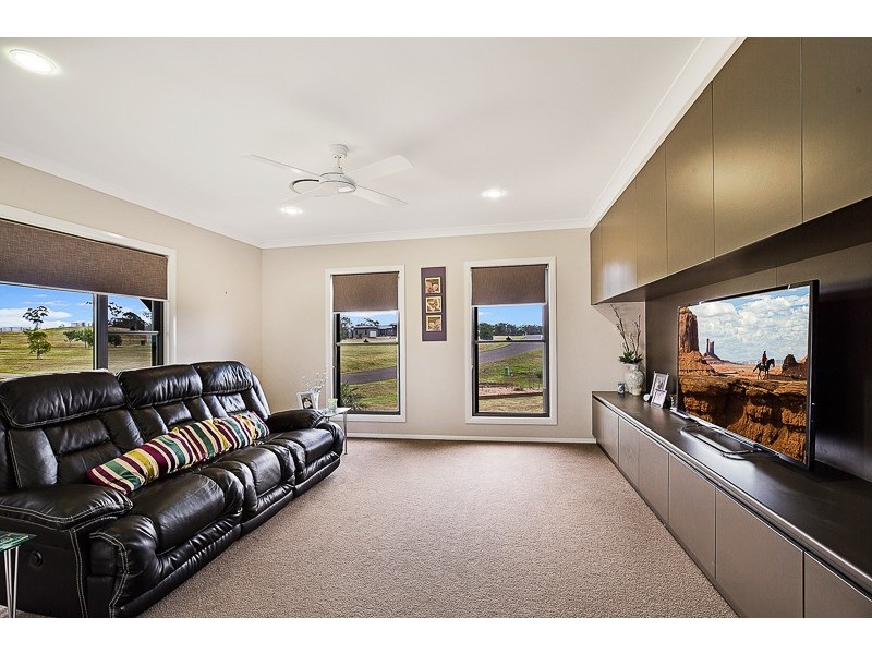 18 Archer Crescent, Preston QLD 4352