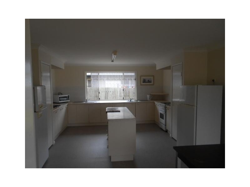 434 West street, Kearneys Spring QLD 4350