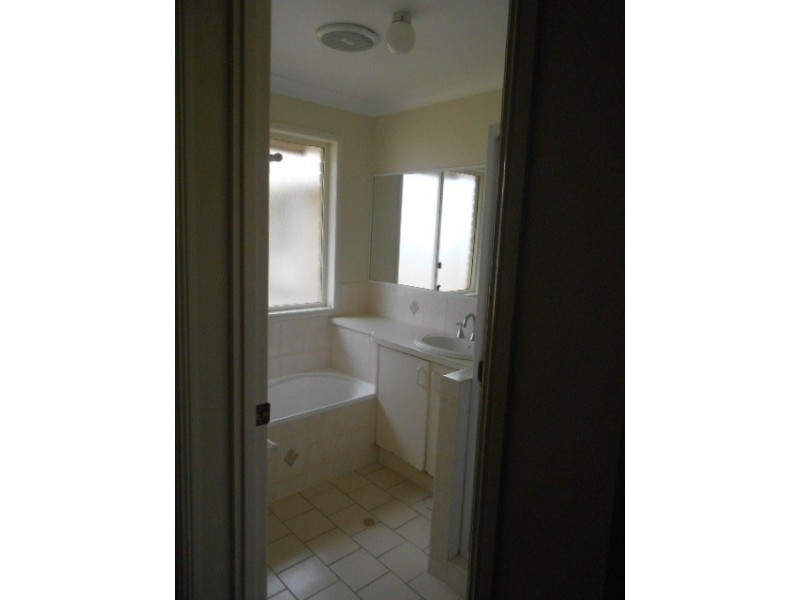 434 West street, Kearneys Spring QLD 4350