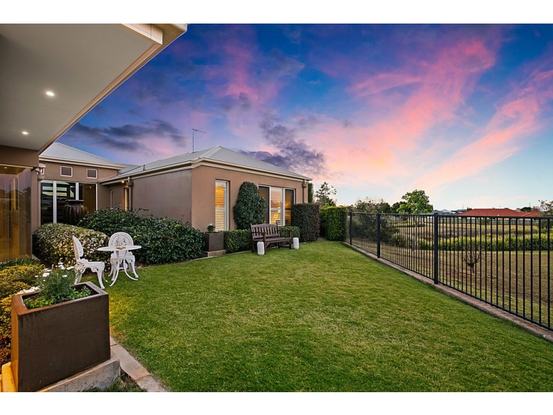 17 Bridget Court, Middle Ridge QLD 4350