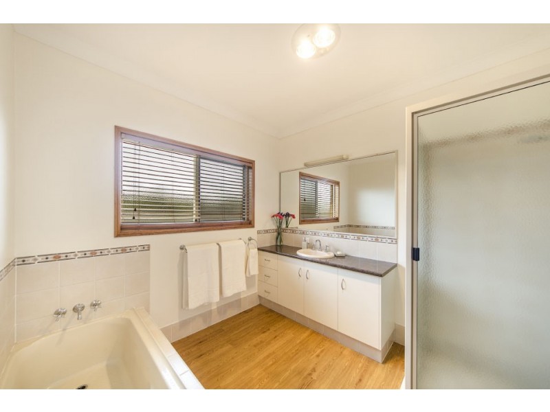 30 Tennyson Court, Westbrook QLD 4350