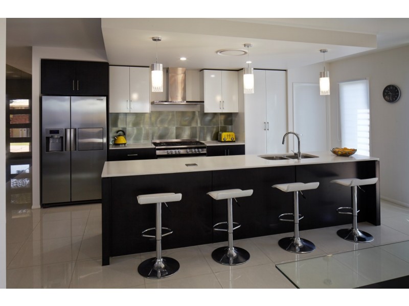 Unit 2/33 Horrocks Crescent, Kearneys Spring QLD 4350
