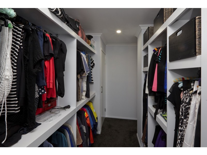 Unit 2/33 Horrocks Crescent, Kearneys Spring QLD 4350