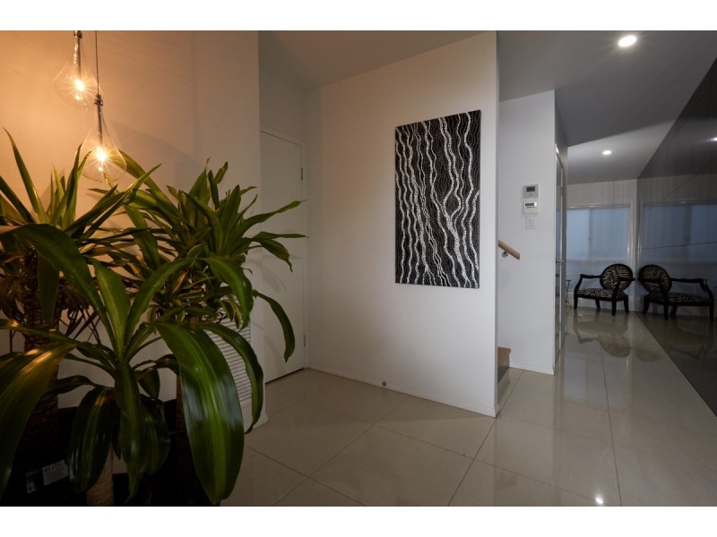 Unit 2/33 Horrocks Crescent, Kearneys Spring QLD 4350