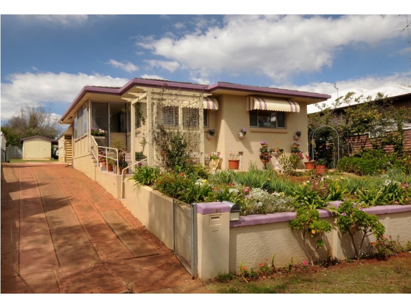 194 Ruthven Street, North Toowoomba QLD 4350